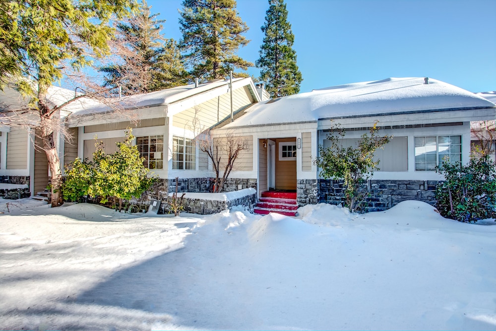 Lake Arrowhead Villas
