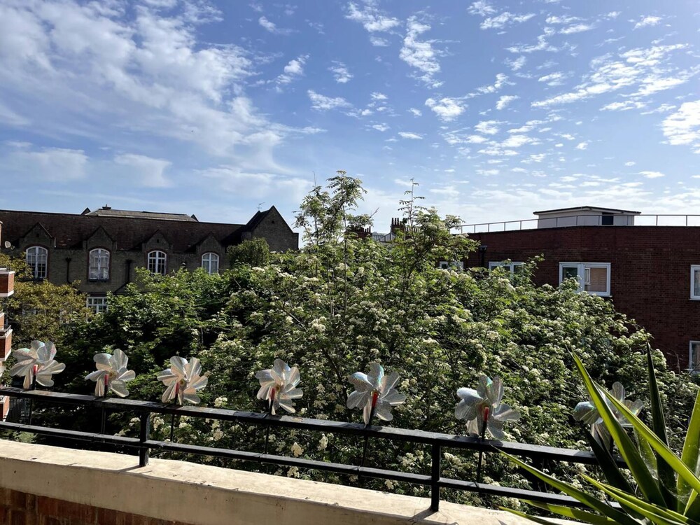 Relaxing 2 Bedroom Top Floor Apartment in Bethnal Green