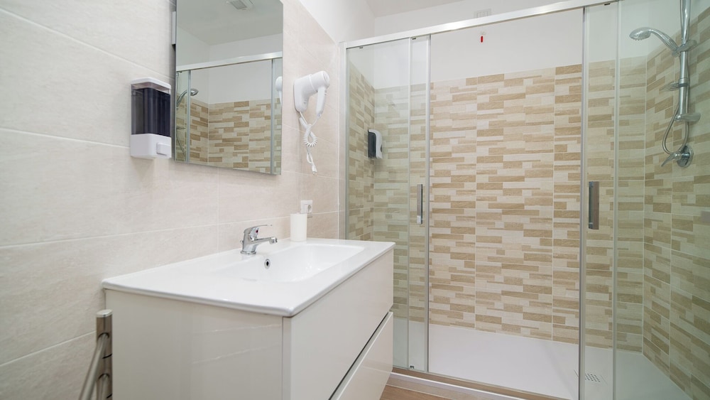 Lovely Rooms by Rentbeat