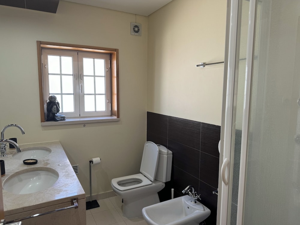 Spacious Quiet Charming Villa With Private Pool and Close to Lisbon