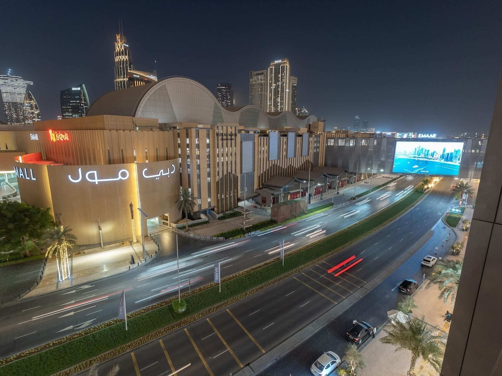 Luxurious & Stylish Apartments Across Dubai Mall - Burj Khalifa - City Views