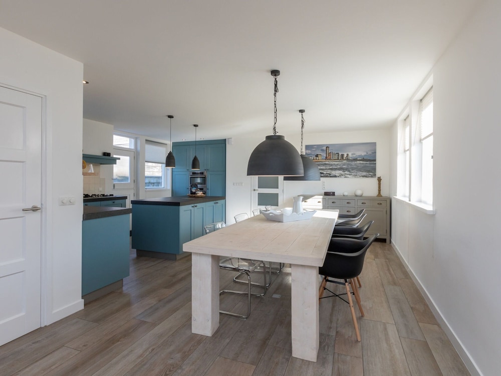 Holiday Home for 8 near Seaside Resort of Oostkapelle-Vrouwenpolder