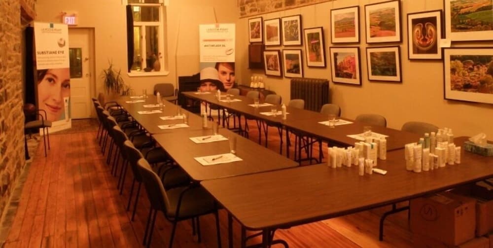 Frontenac Club Inn