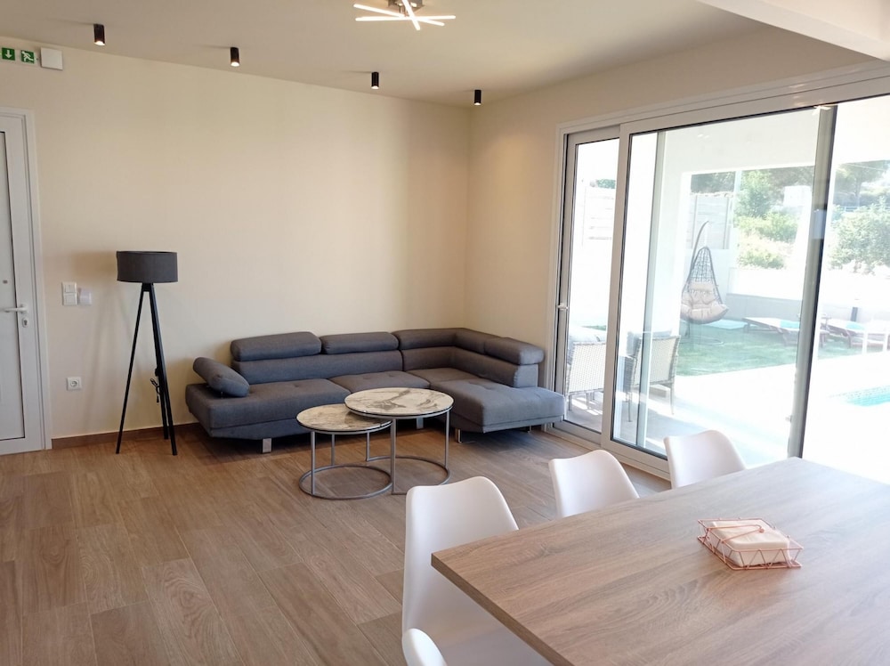 Saphire Nevelo Quality Villas