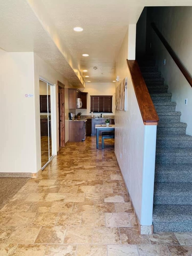 CB&M Executive Suites