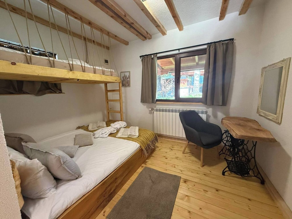 Villa Yarema Mountain Relax With Hot Jacuzzi & Sauna