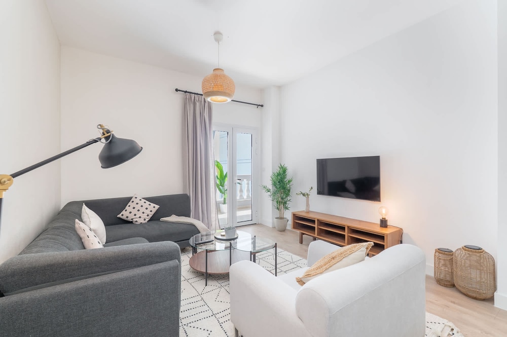 Stylish and Spacious Apartment in Vibrant JVC Dubai