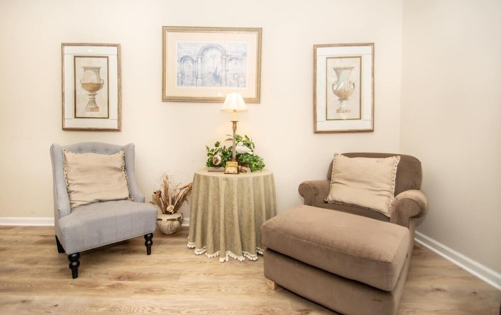 Canterbury Court 6 E 3 Bedroom Apts