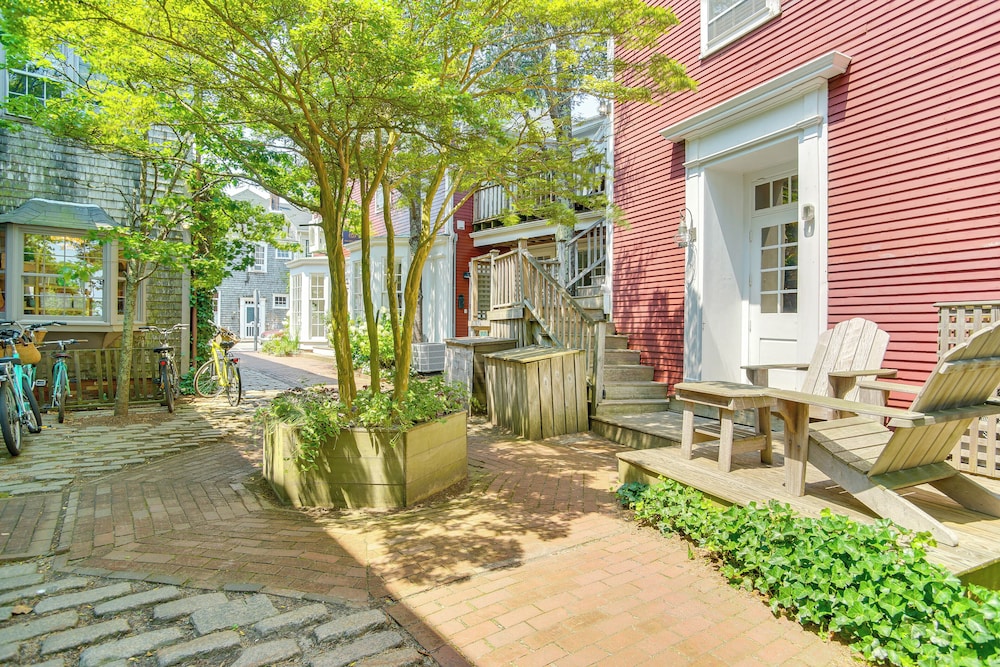 Airy Nantucket Escape in Historic Downtown!