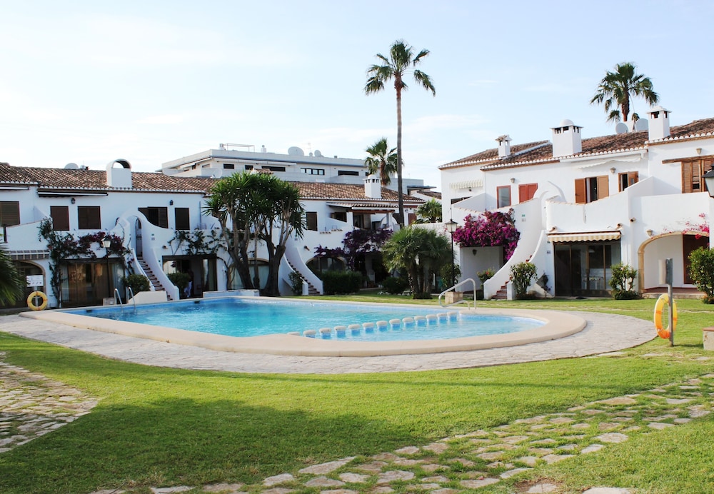 Hotel 150 Tropicana Park - Image 1