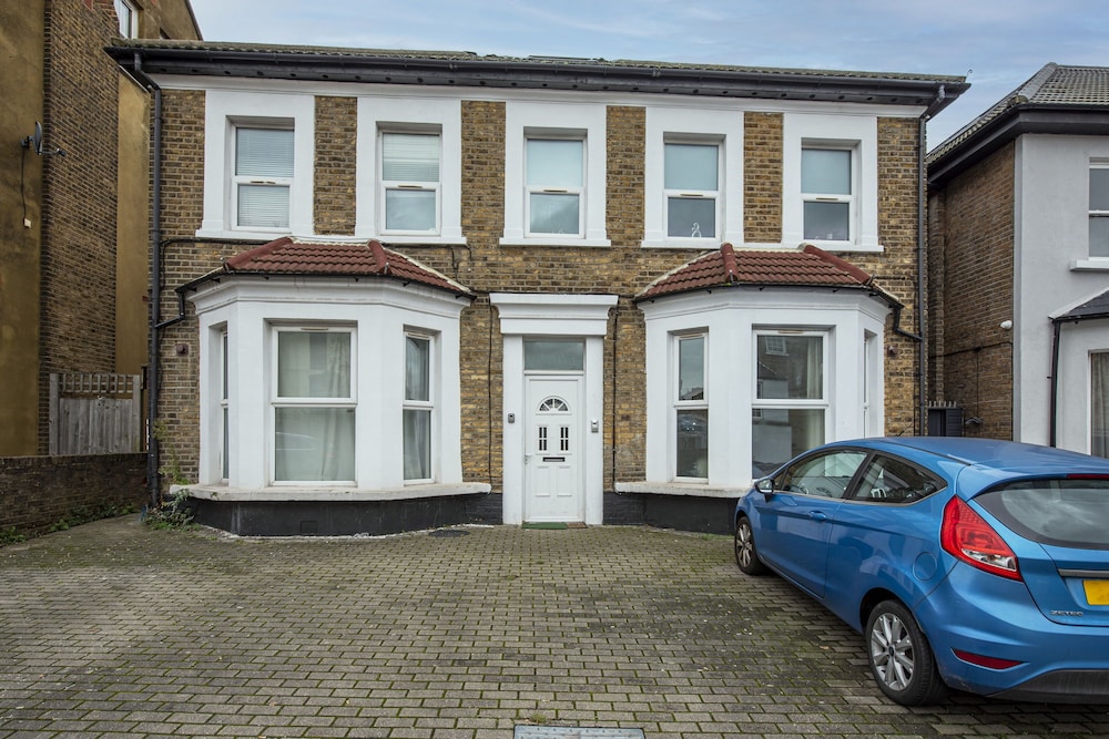 West Ealing SVD Apt. - 2 Bedroom 2 Bath