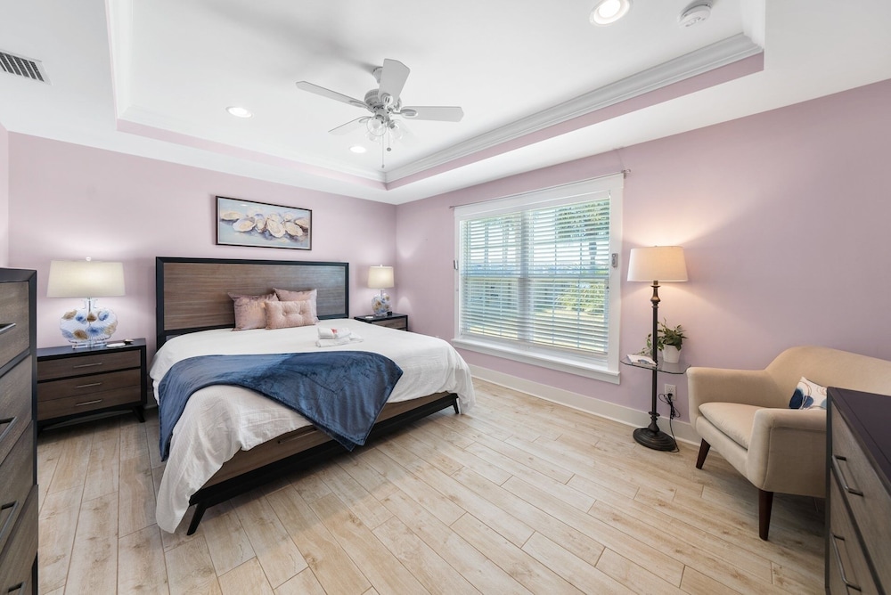 Lakeside Dream 4 Bedroom Home
