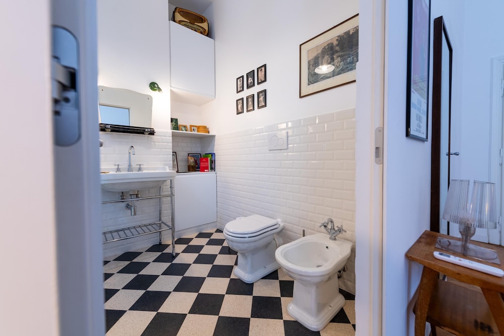 Boho 202 in Rome With 2 Bedrooms and 2 Bathrooms
