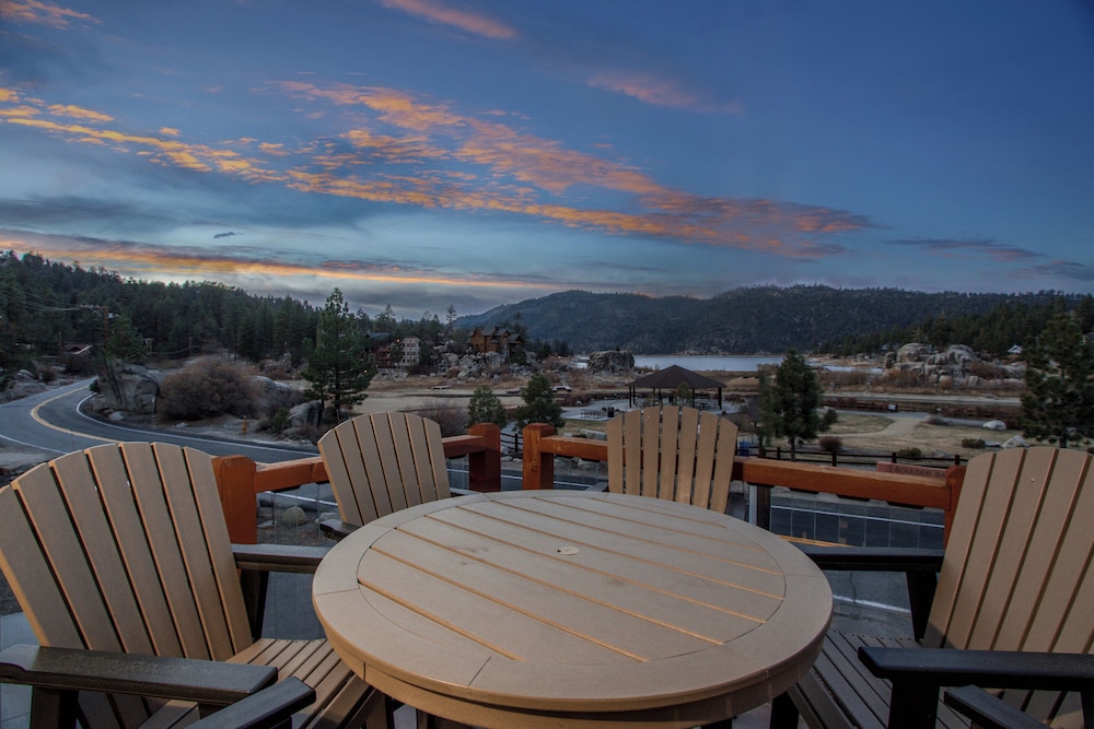 Boulder Bay Chalet Lakefront