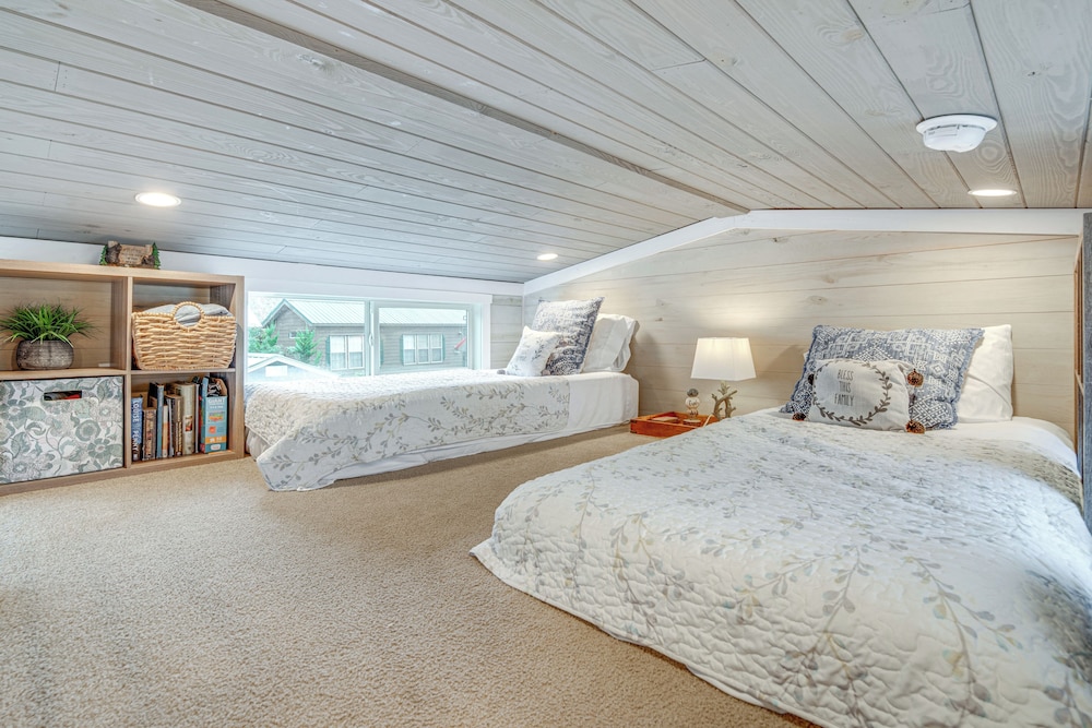 Tiny Home in Flat Rock: Easy Access to I-26!
