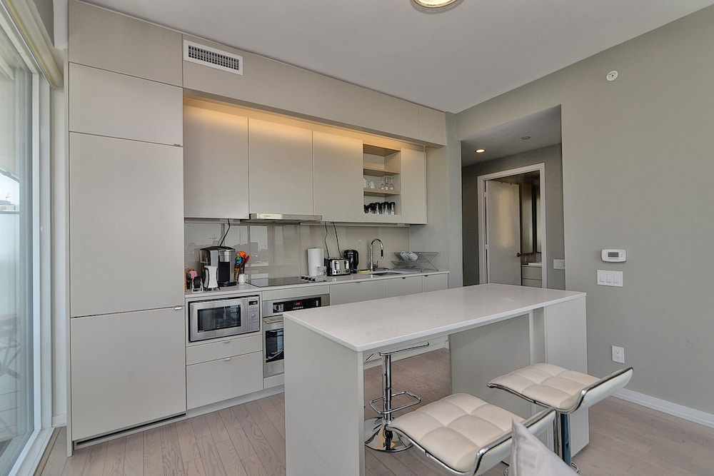 Applewood Suites - Toronto Peter Street-1