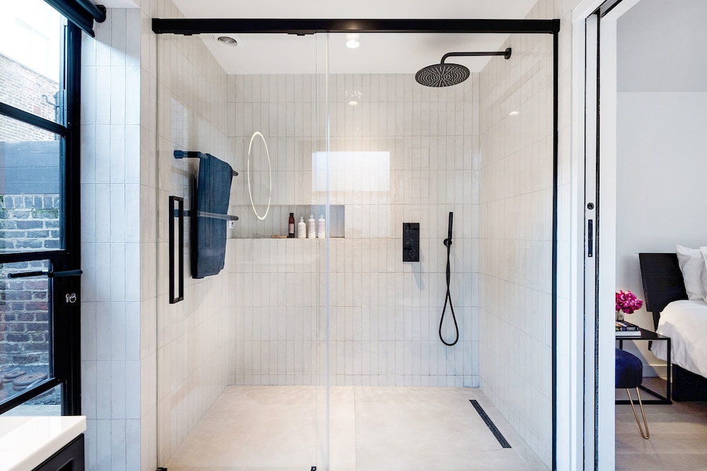 Notting Hill 2 Bed With Sauna - by Out of Office Lifestyle