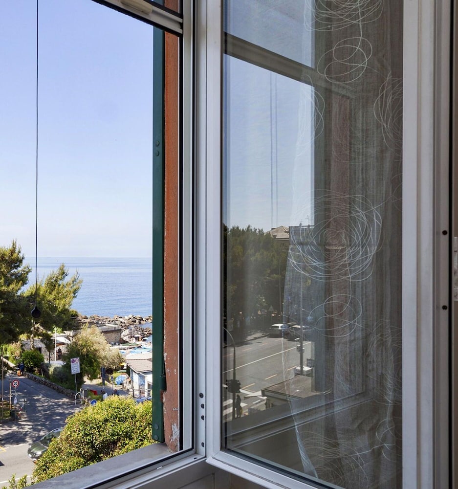 Quinto Seaview Apartment by Wonderful Italy view 3