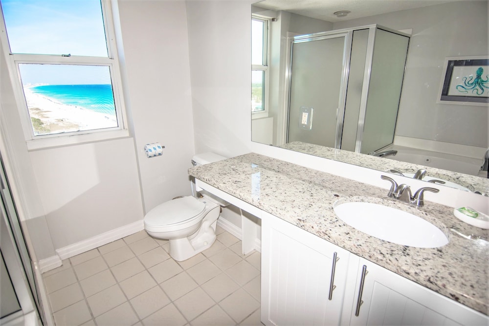 Pelican Beach Resort by Panhandle Getaways