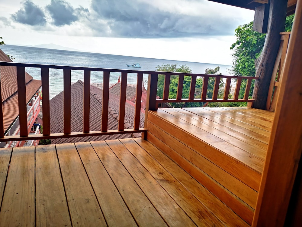 Phi Phi Relax Beach Resort