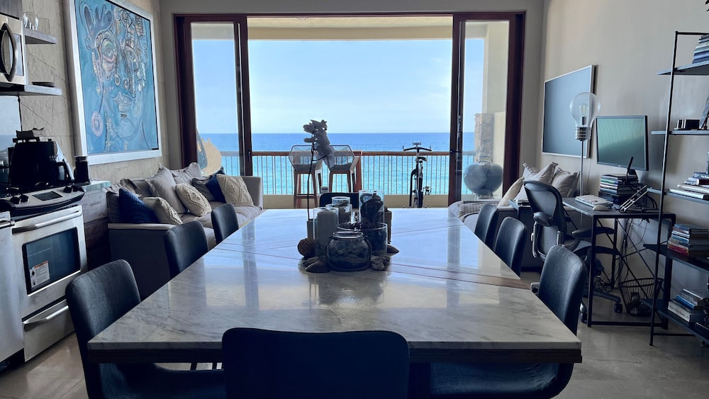 Stunning Condo in Cabo with Ocean Views