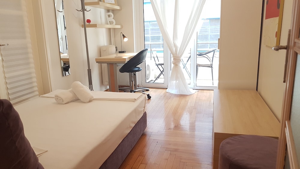 Erra - Brown - Athens Center,75m²,3 BD,1 BATH
