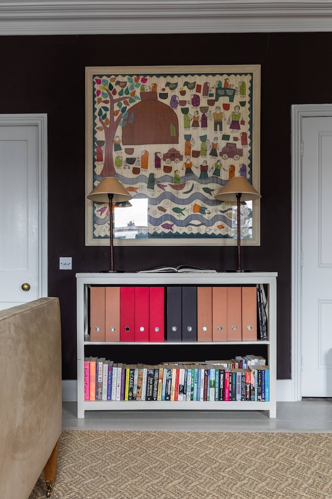 Chesilton Road by Onefinestay