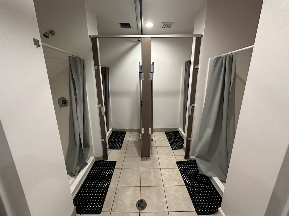 House of Trestles - Hostel
