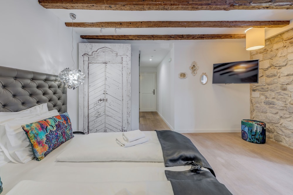 The Code Luxury Rooms