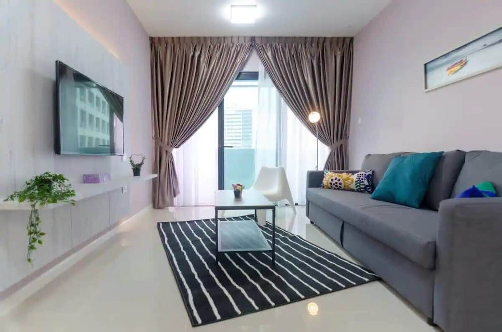 A Stylish & Cozy Suite in Suasana JB