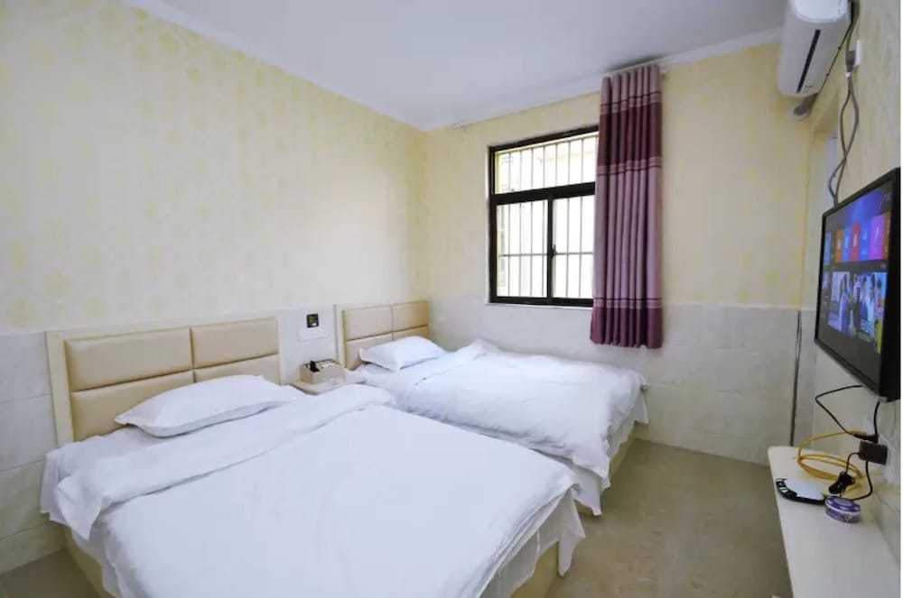 LuHuai Hotel