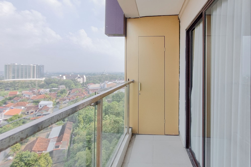 Well Furnished 1Br At Patraland Amarta Apartment