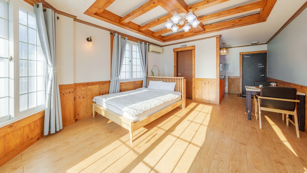 Geoje Come and Stay Pension