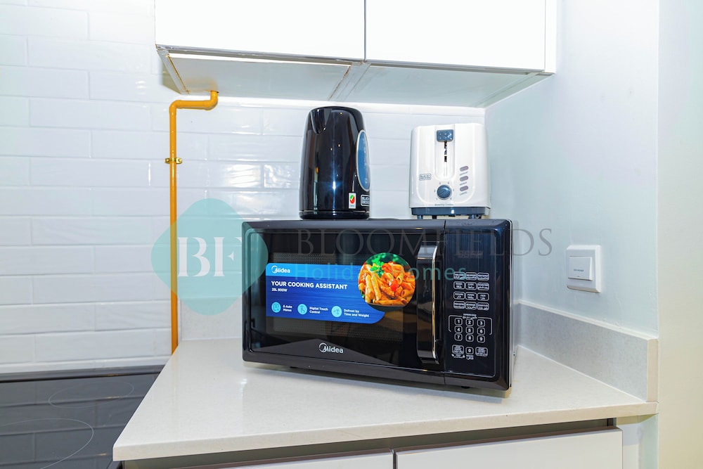Bloomfields Premium 1BR Reflection