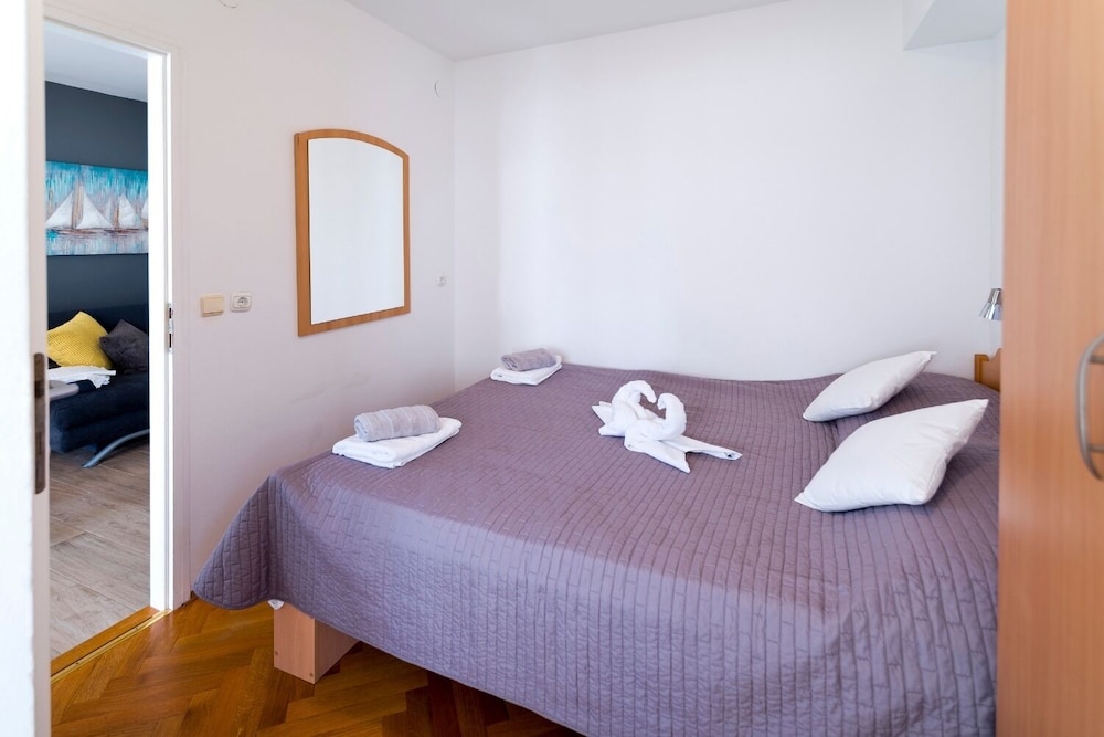 Ina - Modern and Cosy - A1