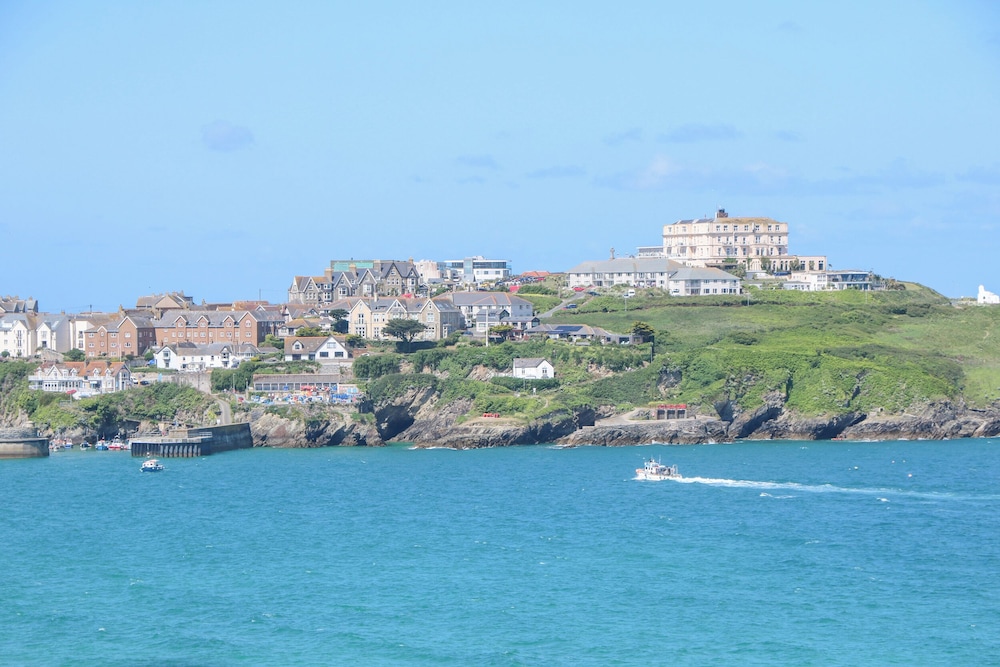 17 Cliff Edge