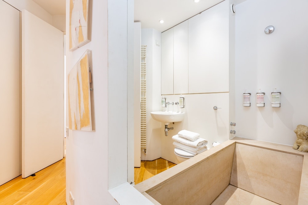 Oxford Circus Apartments