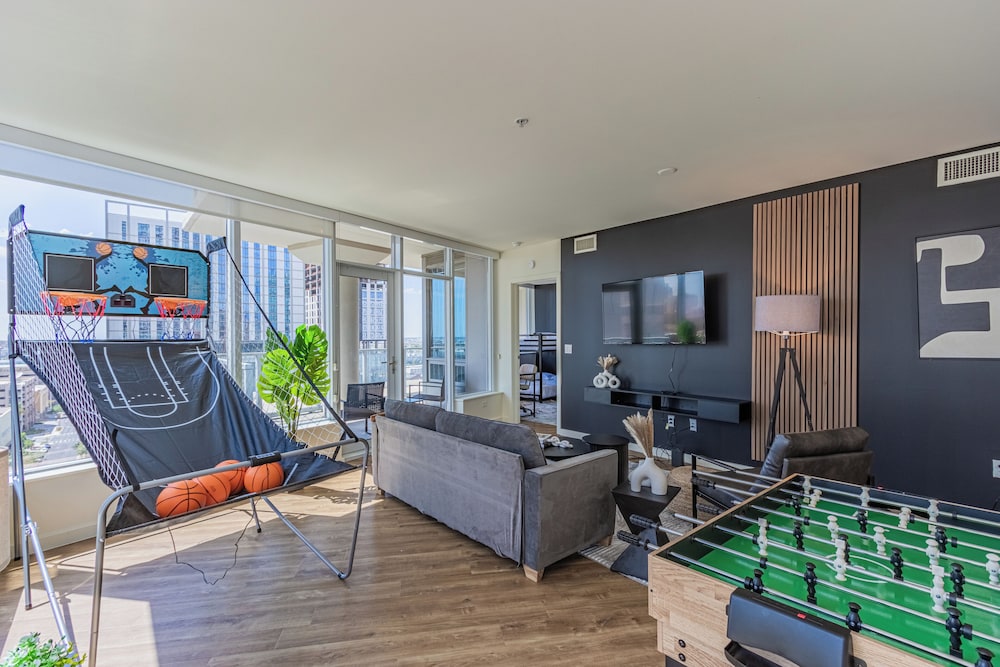 ROVE LIVING/KL - 44 Monroe