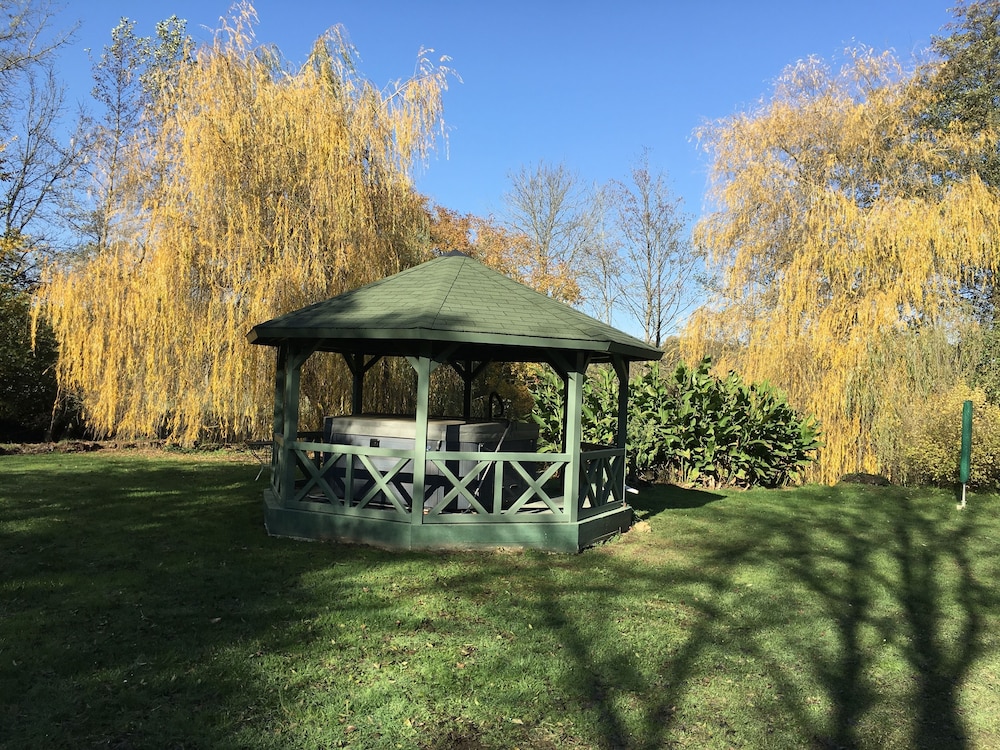 Moulin du Fontcourt Riverside Apartment