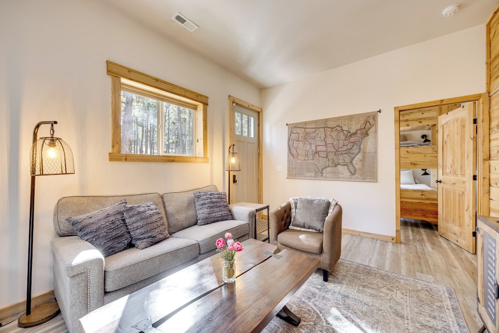 13 Mi to Usafa: Peaceful Colorado Springs Getaway!