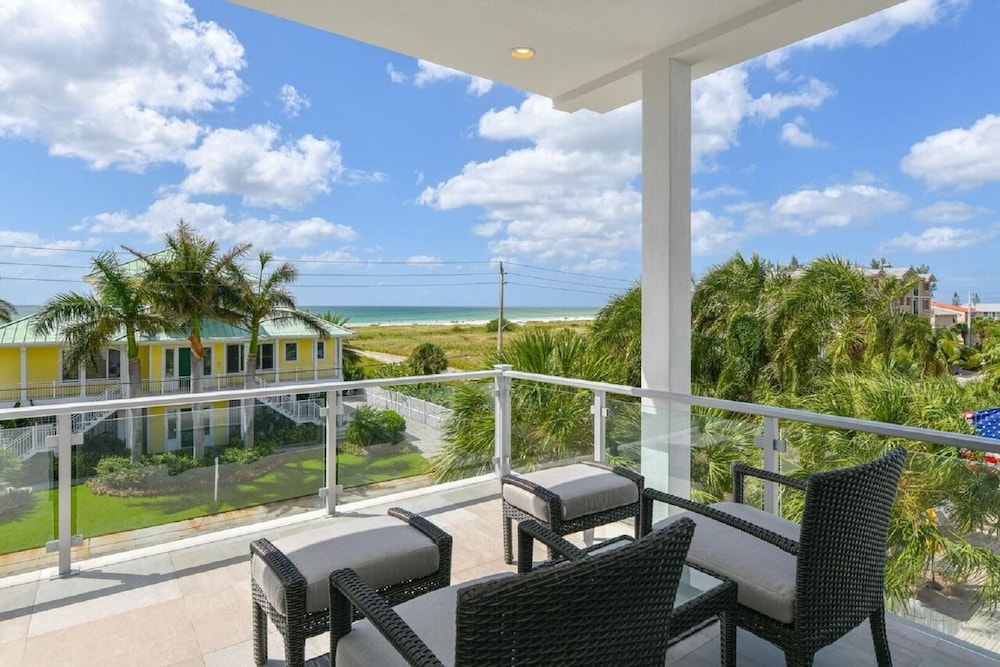 Lookout by Beachside Management