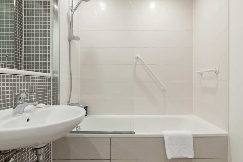 Beautiful 1 Bedroom Apartment in Shepherd's Bush