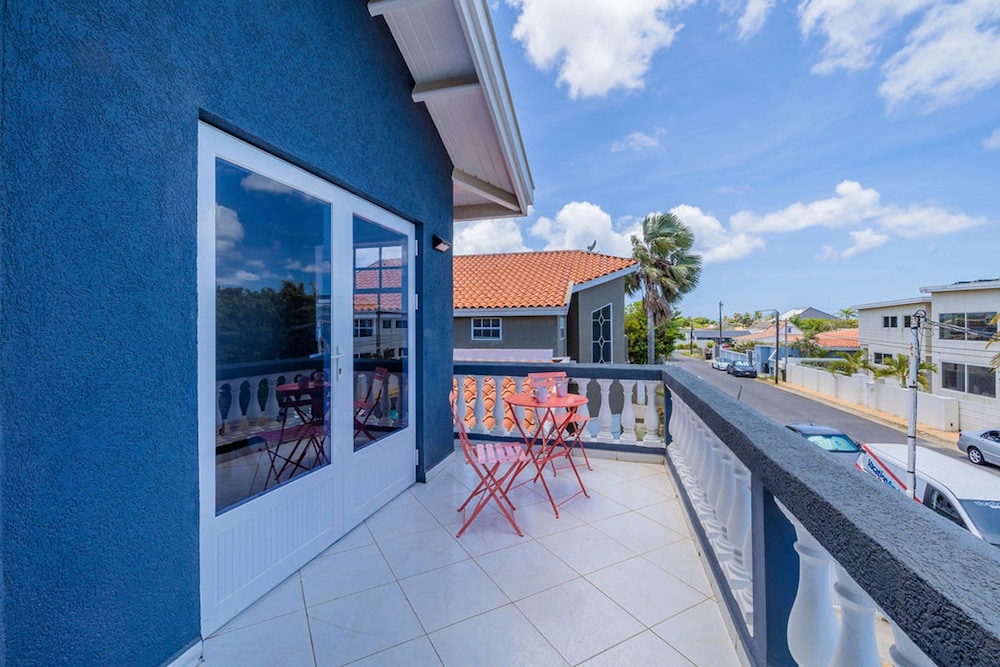 Renovated 4br2ba w Private Pool in Prime Location