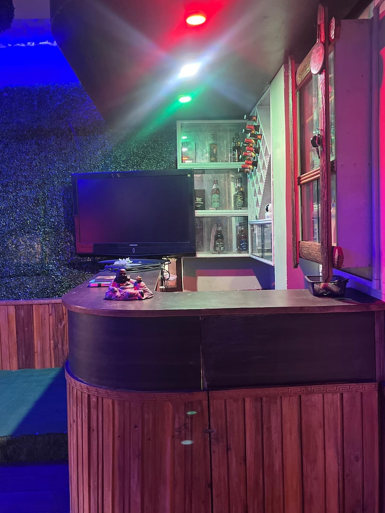 JeeRosh Hotel & Lodge