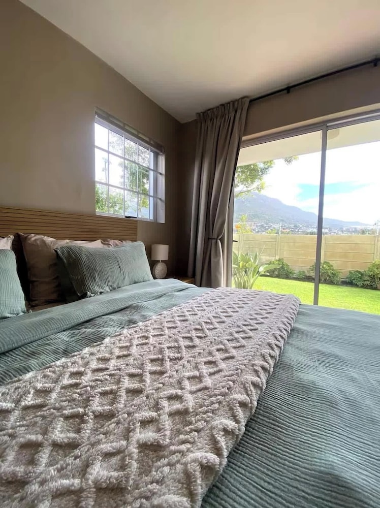 2 Bedroom Ground Floor Apartment, Princess Beach Club, Houtbay