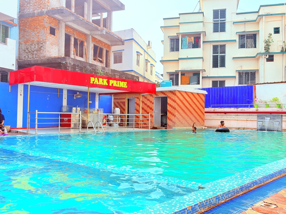 Hotel Park Prime with Swimming Pool