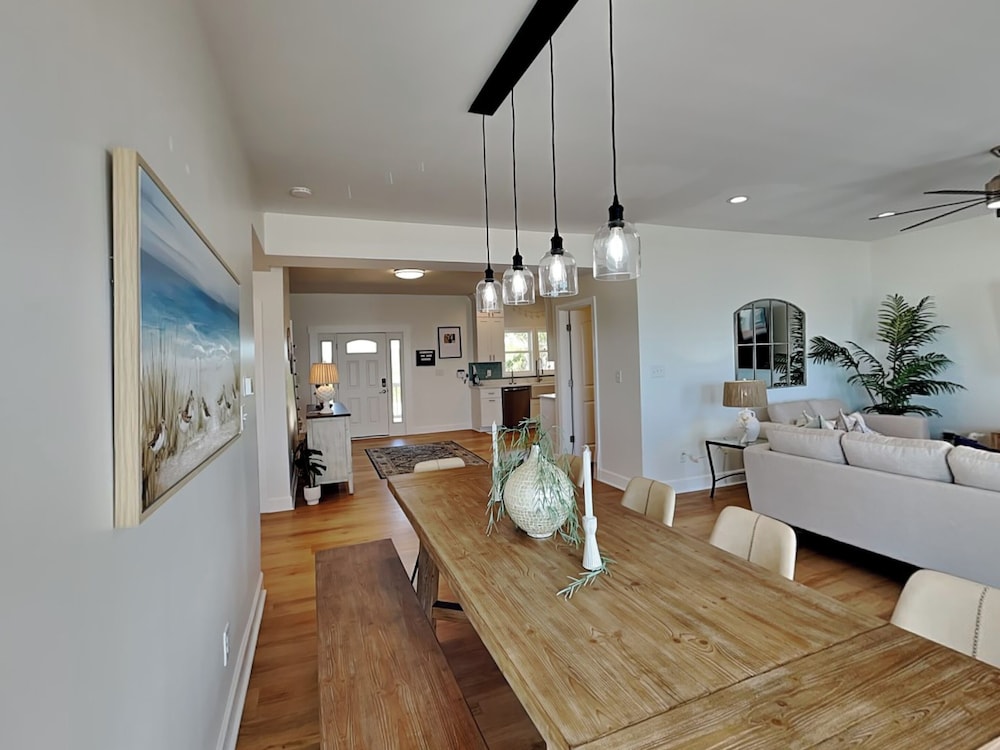 Pelican Landing by Topsail Realty
