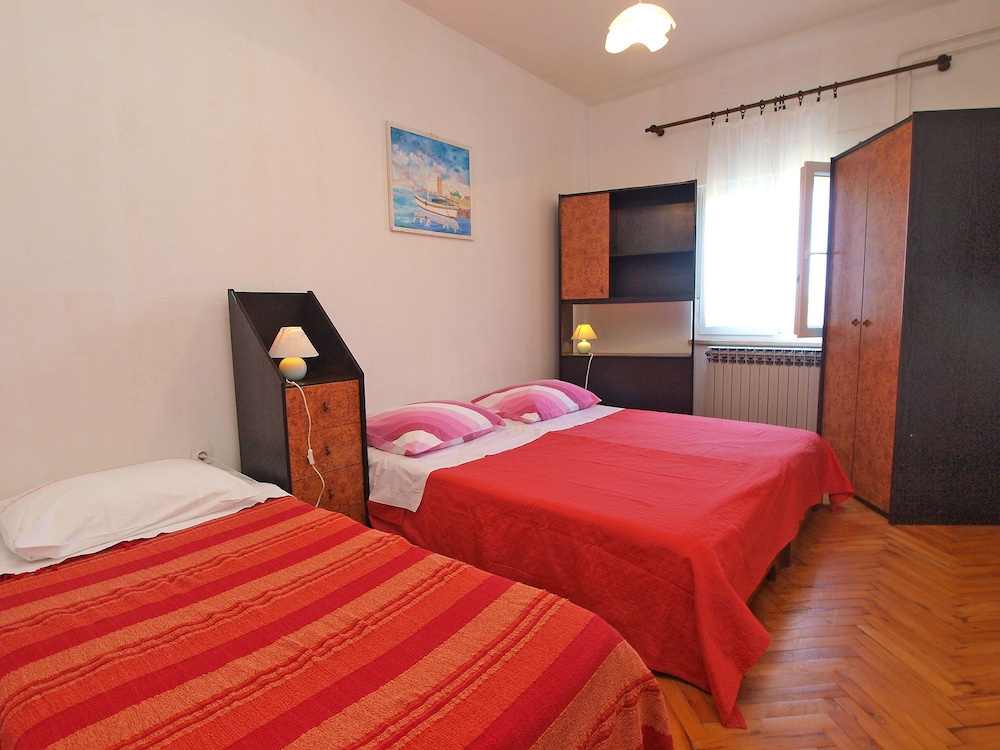 Apartment 439 view 2