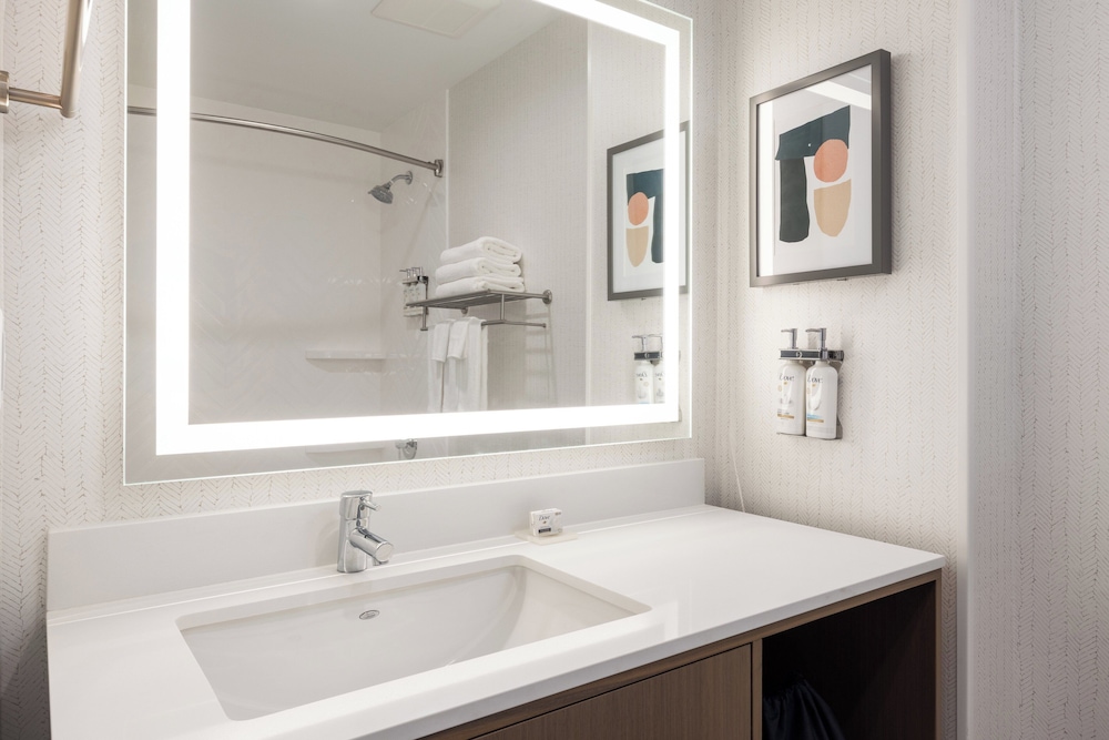 Holiday Inn Suites Monterey Park Los Angeles, an IHG Hotel - Property Image 57