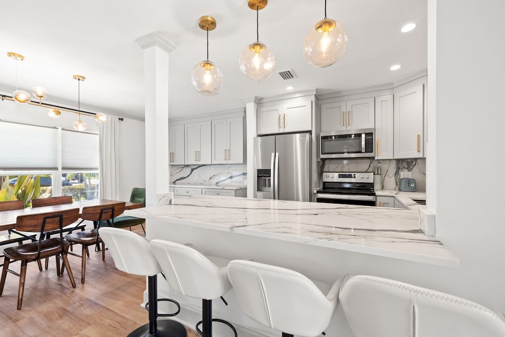 Stylish Villa Near Treasure Island Beaches
